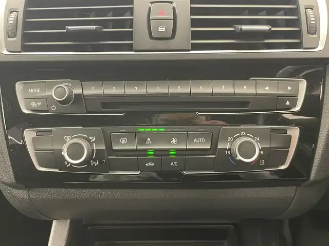 ＢＭＷ １１８ｄ Mスポーツ 岡山県 2017(平29)年 4.1万km アルピンホワイトⅢ BMW純正iDrive 6/Rカメラ/Bluetooth/CD/DVD/AUX/USB/クルーズコントロール/レーンディパーチャーウオーニング/インテリジェントセーフティー/ETC/LEDヘッドライト/リアPDC/オートライト/アンビエントライト（2色）