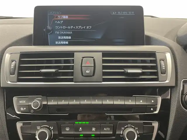 ＢＭＷ １１８ｄ Mスポーツ 岡山県 2017(平29)年 4.1万km アルピンホワイトⅢ BMW純正iDrive 6/Rカメラ/Bluetooth/CD/DVD/AUX/USB/クルーズコントロール/レーンディパーチャーウオーニング/インテリジェントセーフティー/ETC/LEDヘッドライト/リアPDC/オートライト/アンビエントライト（2色）