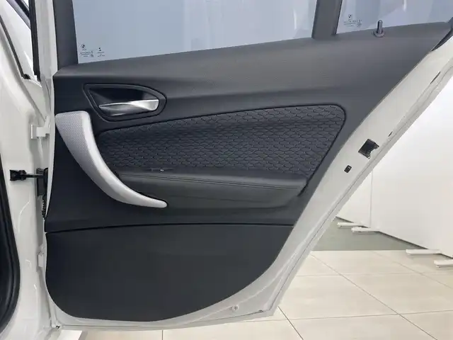 ＢＭＷ １１８ｄ Mスポーツ 岡山県 2017(平29)年 4.1万km アルピンホワイトⅢ BMW純正iDrive 6/Rカメラ/Bluetooth/CD/DVD/AUX/USB/クルーズコントロール/レーンディパーチャーウオーニング/インテリジェントセーフティー/ETC/LEDヘッドライト/リアPDC/オートライト/アンビエントライト（2色）