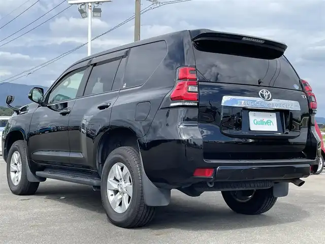 トヨタ ランドクルーザー プラド TX 佐賀県 2019(令1)年 5.1万km ブラック ワンオーナー/フルタイム4WD/社外9インチメモリーナビゲーション/・フルセグTV/CD/DVD/SD/USB/Bluetooth/バックカメラ/前後ドライブレコーダー/ビルトインETC/ISOFIX対応/ステアリングリモコン/純正17インチアルミホイール/純正LEDヘッドライト/・オートマチックハイビーム/純正LEDフォグランプ/純正フロアマット/純正ドアバイザ―/新車保証書/取扱説明書/スペアキー１本/トヨタセーフティセンス/・レーダークルーズコントロール/・レーンディパーチャーアラート/・プリクラッシュセーフティ/・クリアランスソナー/・横滑り防止装置