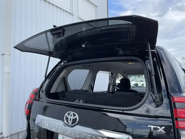 トヨタ ランドクルーザー プラド TX 佐賀県 2019(令1)年 5.1万km ブラック ワンオーナー/フルタイム4WD/社外9インチメモリーナビゲーション/・フルセグTV/CD/DVD/SD/USB/Bluetooth/バックカメラ/前後ドライブレコーダー/ビルトインETC/ISOFIX対応/ステアリングリモコン/純正17インチアルミホイール/純正LEDヘッドライト/・オートマチックハイビーム/純正LEDフォグランプ/純正フロアマット/純正ドアバイザ―/新車保証書/取扱説明書/スペアキー１本/トヨタセーフティセンス/・レーダークルーズコントロール/・レーンディパーチャーアラート/・プリクラッシュセーフティ/・クリアランスソナー/・横滑り防止装置