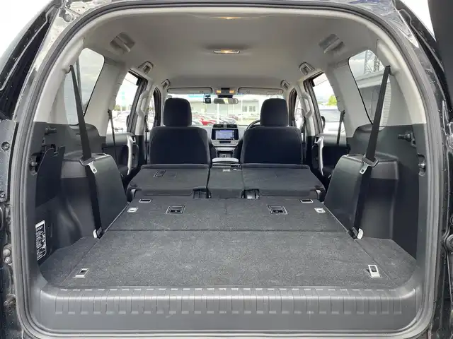 トヨタ ランドクルーザー プラド TX 佐賀県 2019(令1)年 5.1万km ブラック ワンオーナー/フルタイム4WD/社外9インチメモリーナビゲーション/・フルセグTV/CD/DVD/SD/USB/Bluetooth/バックカメラ/前後ドライブレコーダー/ビルトインETC/ISOFIX対応/ステアリングリモコン/純正17インチアルミホイール/純正LEDヘッドライト/・オートマチックハイビーム/純正LEDフォグランプ/純正フロアマット/純正ドアバイザ―/新車保証書/取扱説明書/スペアキー１本/トヨタセーフティセンス/・レーダークルーズコントロール/・レーンディパーチャーアラート/・プリクラッシュセーフティ/・クリアランスソナー/・横滑り防止装置