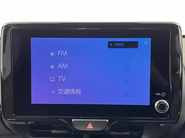 トヨタ ヤリスクロス ハイブリッド Z アドベンチャー 大阪府 2025(令7)年 0.1千km ベージュ トヨタセーフティセンス/　・プリクラッシュセーフティ　PCS/　・レーントレーシングアシスト　LTA/　・レーンディパーチャーアラート　LDA/　・レーダークルーズコントロール　ACC/　・ロードサインアシスト　RSA/　・フロントクロストラフィックアラート　FCTA/　・リアクロストラフィックアラート　RCTA/　・プロアクティブドライビングアシスト　PDA/　・発信遅れ告知機能　TMN/純正8インチディスプレイオーディオ/　Bluetooth/フルセグTV/FM/AM/HDMI/パノラミックビューモニター/バック/フロント/サイドカメラ/LEDオートライト/オートマチックハイビーム　AHB/フォグランプ/ハーフレザーシート/前席シートヒーター/パーキングサポートブレーキ　PSB/ブラインドスポットモニター　BSM/本革巻きステアリング/ステアリングヒーター/スマートキー/ビルトインETC2.0/ウィンカーミラー