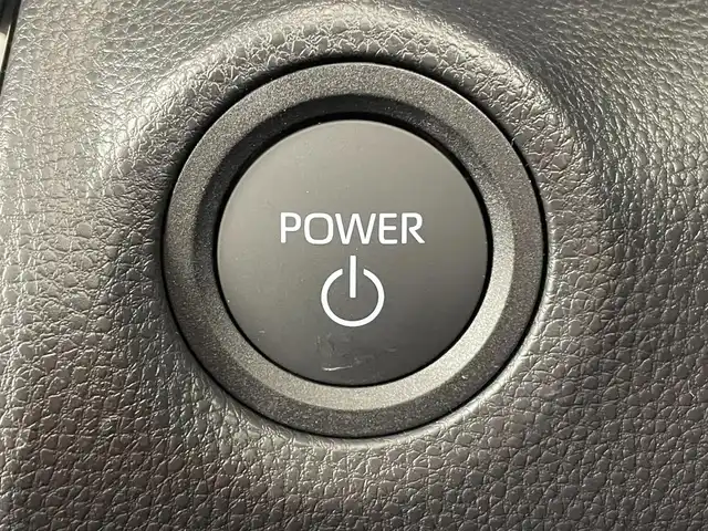 トヨタ ヤリスクロス ハイブリッド Z アドベンチャー 大阪府 2025(令7)年 0.1千km ベージュ トヨタセーフティセンス/　・プリクラッシュセーフティ　PCS/　・レーントレーシングアシスト　LTA/　・レーンディパーチャーアラート　LDA/　・レーダークルーズコントロール　ACC/　・ロードサインアシスト　RSA/　・フロントクロストラフィックアラート　FCTA/　・リアクロストラフィックアラート　RCTA/　・プロアクティブドライビングアシスト　PDA/　・発信遅れ告知機能　TMN/純正8インチディスプレイオーディオ/　Bluetooth/フルセグTV/FM/AM/HDMI/パノラミックビューモニター/バック/フロント/サイドカメラ/LEDオートライト/オートマチックハイビーム　AHB/フォグランプ/ハーフレザーシート/前席シートヒーター/パーキングサポートブレーキ　PSB/ブラインドスポットモニター　BSM/本革巻きステアリング/ステアリングヒーター/スマートキー/ビルトインETC2.0/ウィンカーミラー