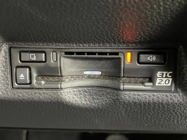 トヨタ ヤリスクロス ハイブリッド Z アドベンチャー 大阪府 2025(令7)年 0.1千km ベージュ トヨタセーフティセンス/　・プリクラッシュセーフティ　PCS/　・レーントレーシングアシスト　LTA/　・レーンディパーチャーアラート　LDA/　・レーダークルーズコントロール　ACC/　・ロードサインアシスト　RSA/　・フロントクロストラフィックアラート　FCTA/　・リアクロストラフィックアラート　RCTA/　・プロアクティブドライビングアシスト　PDA/　・発信遅れ告知機能　TMN/純正8インチディスプレイオーディオ/　Bluetooth/フルセグTV/FM/AM/HDMI/パノラミックビューモニター/バック/フロント/サイドカメラ/LEDオートライト/オートマチックハイビーム　AHB/フォグランプ/ハーフレザーシート/前席シートヒーター/パーキングサポートブレーキ　PSB/ブラインドスポットモニター　BSM/本革巻きステアリング/ステアリングヒーター/スマートキー/ビルトインETC2.0/ウィンカーミラー