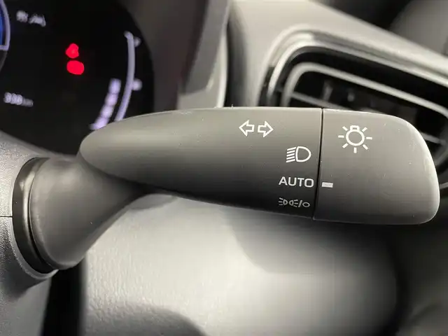 トヨタ ヤリスクロス ハイブリッド Z アドベンチャー 大阪府 2025(令7)年 0.1千km ベージュ トヨタセーフティセンス/　・プリクラッシュセーフティ　PCS/　・レーントレーシングアシスト　LTA/　・レーンディパーチャーアラート　LDA/　・レーダークルーズコントロール　ACC/　・ロードサインアシスト　RSA/　・フロントクロストラフィックアラート　FCTA/　・リアクロストラフィックアラート　RCTA/　・プロアクティブドライビングアシスト　PDA/　・発信遅れ告知機能　TMN/純正8インチディスプレイオーディオ/　Bluetooth/フルセグTV/FM/AM/HDMI/パノラミックビューモニター/バック/フロント/サイドカメラ/LEDオートライト/オートマチックハイビーム　AHB/フォグランプ/ハーフレザーシート/前席シートヒーター/パーキングサポートブレーキ　PSB/ブラインドスポットモニター　BSM/本革巻きステアリング/ステアリングヒーター/スマートキー/ビルトインETC2.0/ウィンカーミラー