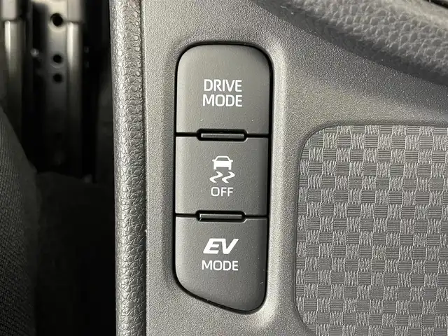 トヨタ ヤリスクロス ハイブリッド Z アドベンチャー 大阪府 2025(令7)年 0.1千km ベージュ トヨタセーフティセンス/　・プリクラッシュセーフティ　PCS/　・レーントレーシングアシスト　LTA/　・レーンディパーチャーアラート　LDA/　・レーダークルーズコントロール　ACC/　・ロードサインアシスト　RSA/　・フロントクロストラフィックアラート　FCTA/　・リアクロストラフィックアラート　RCTA/　・プロアクティブドライビングアシスト　PDA/　・発信遅れ告知機能　TMN/純正8インチディスプレイオーディオ/　Bluetooth/フルセグTV/FM/AM/HDMI/パノラミックビューモニター/バック/フロント/サイドカメラ/LEDオートライト/オートマチックハイビーム　AHB/フォグランプ/ハーフレザーシート/前席シートヒーター/パーキングサポートブレーキ　PSB/ブラインドスポットモニター　BSM/本革巻きステアリング/ステアリングヒーター/スマートキー/ビルトインETC2.0/ウィンカーミラー