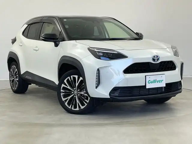 トヨタ ヤリスクロス ハイブリッド Z 新潟県 2021(令3)年 4.6万km ブラックマイカ/ホワイトパールクリスタルシャイン 2トーン 8インチディスプレイオーディオ/バックカメラ/追従型クルーズコントロール/オートブレーキホールド/フロントフォグランプ/純正18インチAW/ビルトインETC2.0/レーンキープアシスト/衝突軽減システム/前後コーナーセンサー/前後ドライブレコーダー/オートライト/オートハイビーム/LEDヘッドライト/革調シートカバー