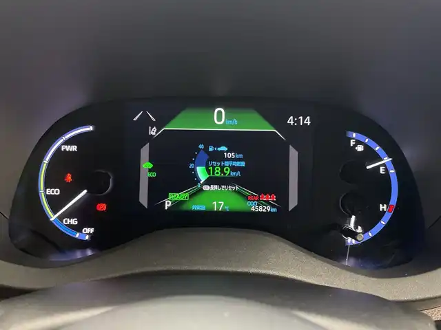 トヨタ ヤリスクロス ハイブリッド Z 新潟県 2021(令3)年 4.6万km ブラックマイカ/ホワイトパールクリスタルシャイン 2トーン 8インチディスプレイオーディオ/バックカメラ/追従型クルーズコントロール/オートブレーキホールド/フロントフォグランプ/純正18インチAW/ビルトインETC2.0/レーンキープアシスト/衝突軽減システム/前後コーナーセンサー/前後ドライブレコーダー/オートライト/オートハイビーム/LEDヘッドライト/革調シートカバー