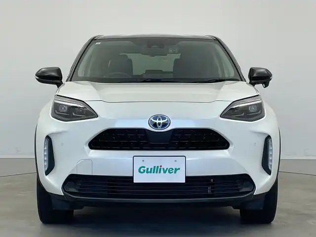 トヨタ ヤリスクロス ハイブリッド Z 新潟県 2021(令3)年 4.6万km ブラックマイカ/ホワイトパールクリスタルシャイン 2トーン 8インチディスプレイオーディオ/バックカメラ/追従型クルーズコントロール/オートブレーキホールド/フロントフォグランプ/純正18インチAW/ビルトインETC2.0/レーンキープアシスト/衝突軽減システム/前後コーナーセンサー/前後ドライブレコーダー/オートライト/オートハイビーム/LEDヘッドライト/革調シートカバー