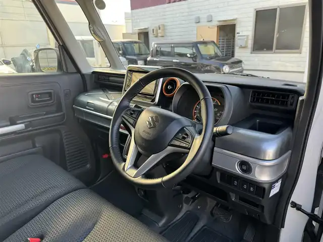 スズキ スペーシア ギア HYBRID XZ 三重県 2020(令2)年 5万km ピュアホワイトP ワンオーナー/セーフティサポート/・デュアルカメラブレーキサポート/・車線逸脱警報機能/・先行車発進お知らせ機能/・アダプティブクルーズコントロール/・後方誤発進抑制機能/・誤発進抑制機能/・ふらつき警報機能/・ハイビームアシスト/・高台寺ブレーキサポート/・リアパーキングセンサー/パイオニア製ディスプレイオーディオ/【PVH-9300DVSZS】/・CD/DVD/・Android Auto/・Apple CarPlay/・Bluetooth/バックカメラ/両側パワースライドドア/前席シートヒーター/スリムサーキュレーター/パーソナルテーブル(後席右側)/ロールサンシェイド(リアドア)/純正14インチ9ホールブラック塗装AW(ハーフホイールキャップ付)/ガンメタリック枠付LEDヘッドランプ/・オートライト/ハイビームアシスト/LEDフォグランプ/プッシュエンジンスタート/スマートキー×2/新車時保証書/取扱説明書