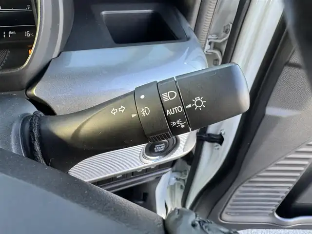 スズキ スペーシア ギア HYBRID XZ 三重県 2020(令2)年 5万km ピュアホワイトP ワンオーナー/セーフティサポート/・デュアルカメラブレーキサポート/・車線逸脱警報機能/・先行車発進お知らせ機能/・アダプティブクルーズコントロール/・後方誤発進抑制機能/・誤発進抑制機能/・ふらつき警報機能/・ハイビームアシスト/・高台寺ブレーキサポート/・リアパーキングセンサー/パイオニア製ディスプレイオーディオ/【PVH-9300DVSZS】/・CD/DVD/・Android Auto/・Apple CarPlay/・Bluetooth/バックカメラ/両側パワースライドドア/前席シートヒーター/スリムサーキュレーター/パーソナルテーブル(後席右側)/ロールサンシェイド(リアドア)/純正14インチ9ホールブラック塗装AW(ハーフホイールキャップ付)/ガンメタリック枠付LEDヘッドランプ/・オートライト/ハイビームアシスト/LEDフォグランプ/プッシュエンジンスタート/スマートキー×2/新車時保証書/取扱説明書