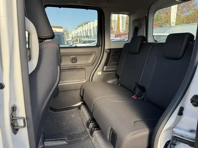 スズキ スペーシア ギア HYBRID XZ 三重県 2020(令2)年 5万km ピュアホワイトP ワンオーナー/セーフティサポート/・デュアルカメラブレーキサポート/・車線逸脱警報機能/・先行車発進お知らせ機能/・アダプティブクルーズコントロール/・後方誤発進抑制機能/・誤発進抑制機能/・ふらつき警報機能/・ハイビームアシスト/・高台寺ブレーキサポート/・リアパーキングセンサー/パイオニア製ディスプレイオーディオ/【PVH-9300DVSZS】/・CD/DVD/・Android Auto/・Apple CarPlay/・Bluetooth/バックカメラ/両側パワースライドドア/前席シートヒーター/スリムサーキュレーター/パーソナルテーブル(後席右側)/ロールサンシェイド(リアドア)/純正14インチ9ホールブラック塗装AW(ハーフホイールキャップ付)/ガンメタリック枠付LEDヘッドランプ/・オートライト/ハイビームアシスト/LEDフォグランプ/プッシュエンジンスタート/スマートキー×2/新車時保証書/取扱説明書