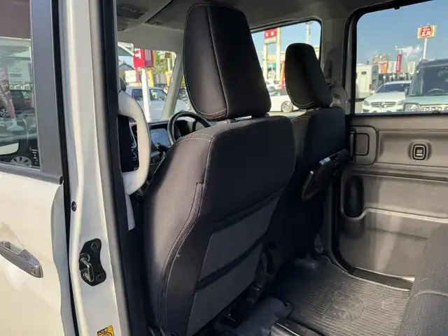 スズキ スペーシア ギア HYBRID XZ 三重県 2020(令2)年 5万km ピュアホワイトP ワンオーナー/セーフティサポート/・デュアルカメラブレーキサポート/・車線逸脱警報機能/・先行車発進お知らせ機能/・アダプティブクルーズコントロール/・後方誤発進抑制機能/・誤発進抑制機能/・ふらつき警報機能/・ハイビームアシスト/・高台寺ブレーキサポート/・リアパーキングセンサー/パイオニア製ディスプレイオーディオ/【PVH-9300DVSZS】/・CD/DVD/・Android Auto/・Apple CarPlay/・Bluetooth/バックカメラ/両側パワースライドドア/前席シートヒーター/スリムサーキュレーター/パーソナルテーブル(後席右側)/ロールサンシェイド(リアドア)/純正14インチ9ホールブラック塗装AW(ハーフホイールキャップ付)/ガンメタリック枠付LEDヘッドランプ/・オートライト/ハイビームアシスト/LEDフォグランプ/プッシュエンジンスタート/スマートキー×2/新車時保証書/取扱説明書