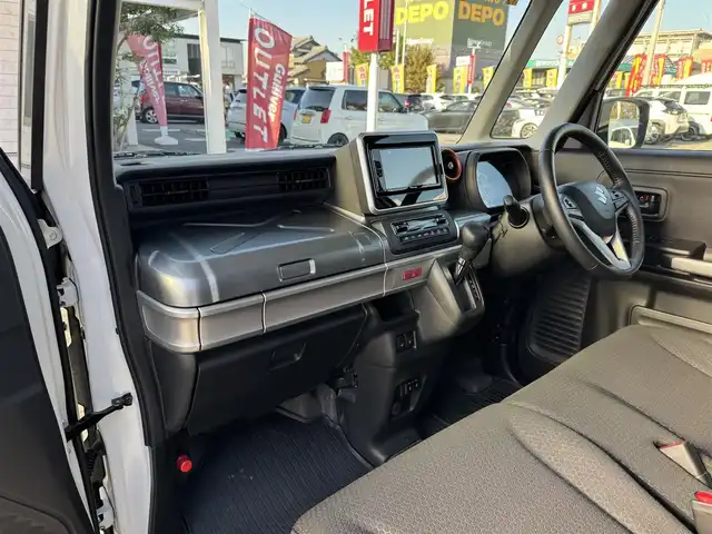 スズキ スペーシア ギア HYBRID XZ 三重県 2020(令2)年 5万km ピュアホワイトP ワンオーナー/セーフティサポート/・デュアルカメラブレーキサポート/・車線逸脱警報機能/・先行車発進お知らせ機能/・アダプティブクルーズコントロール/・後方誤発進抑制機能/・誤発進抑制機能/・ふらつき警報機能/・ハイビームアシスト/・高台寺ブレーキサポート/・リアパーキングセンサー/パイオニア製ディスプレイオーディオ/【PVH-9300DVSZS】/・CD/DVD/・Android Auto/・Apple CarPlay/・Bluetooth/バックカメラ/両側パワースライドドア/前席シートヒーター/スリムサーキュレーター/パーソナルテーブル(後席右側)/ロールサンシェイド(リアドア)/純正14インチ9ホールブラック塗装AW(ハーフホイールキャップ付)/ガンメタリック枠付LEDヘッドランプ/・オートライト/ハイビームアシスト/LEDフォグランプ/プッシュエンジンスタート/スマートキー×2/新車時保証書/取扱説明書