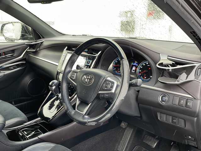 トヨタ ハリアー プレミアム スタイルモーヴ 道北・旭川 2016(平28)年 10.3万km スパークリングブラックパールクリスタルシャイン /4WD//禁煙車//9型アルパインナビ/BT/フルセグ/SD/MSV/CD/DVD//パワーバックドア//ハーフレザーシート//前席パワーシート//前席シートヒーター//運転席メモリーシート//LDA/ICS/PCS/ACC/クリアランスソナー/オートマチックハイビーム//革巻きステアリング//ステアリングスイッチ//オートライト//LEDヘッドライト//フォグランプ//オートエアコン//オートワイパー//純正フロアマット//アイドリングストップ//ビルトインETC//ドライブレコーダー//オートリトラクタブルミラー//電動チルトステアリング//純正ラゲッジマット//保証書//スペアキー