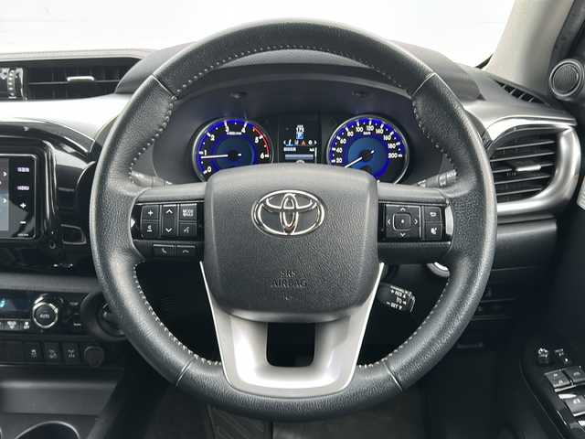 トヨタ ハイラックス Z 秋田県 2019(平31)年 15.1万km アティチュードブラックマイカ ・社外ナビ/・衝突軽減/・バックカメラ/・ＥＴＣ/・Bluetooth/・ＣＤ/・ＤＶＤ/・フルセグ/・センターデフロック/・ダウンヒルアシスト/・パワーウィンドウ/・パワーステアリング/・横滑り防止/・オートライト/・LED/・レーンキープアシスト/・ワンオーナー