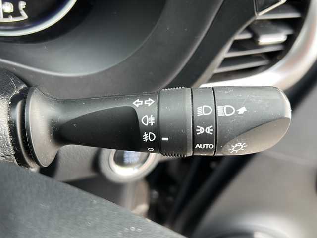トヨタ ハイラックス Z 秋田県 2019(平31)年 15.1万km アティチュードブラックマイカ ・社外ナビ/・衝突軽減/・バックカメラ/・ＥＴＣ/・Bluetooth/・ＣＤ/・ＤＶＤ/・フルセグ/・センターデフロック/・ダウンヒルアシスト/・パワーウィンドウ/・パワーステアリング/・横滑り防止/・オートライト/・LED/・レーンキープアシスト/・ワンオーナー