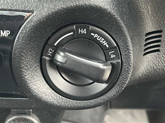 トヨタ ハイラックス Z 秋田県 2019(平31)年 15.1万km アティチュードブラックマイカ ・社外ナビ/・衝突軽減/・バックカメラ/・ＥＴＣ/・Bluetooth/・ＣＤ/・ＤＶＤ/・フルセグ/・センターデフロック/・ダウンヒルアシスト/・パワーウィンドウ/・パワーステアリング/・横滑り防止/・オートライト/・LED/・レーンキープアシスト/・ワンオーナー
