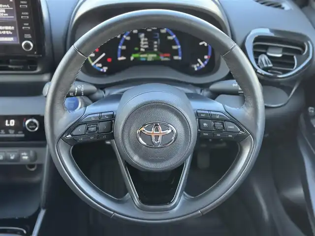 トヨタ ヤリスクロス ハイブリッド Z アドベンチャー 三重県 2022(令4)年 2.6万km ブラックマイカ/プラチナホワイトパールマイカ Weds ADVENTURE MUD VANCE 17インチAW/ TOYO オープンカントリーA/T EXタイヤ/社外バンパーガード/IPFフォグランプ/社外ヒッチメンバー/INNOルーフキャリアベース/社外ルーフラック/YUELANGサイドウォーニング/社外Dリングシャックル/社外スペーサー/社外スタビスペーサー/セーフティセンス/ツートーンカラー(オプション)/寒冷地仕様(オプション)/ブラインドスポットモニター(オプション)/純正8インチディスプレイモニター/・Bluetooth/バックカメラ/クリアランスソナー /レーダークルーズコントロール/mirumoeye前後ドライブレコーダー/運転席パワーシート/前席シートヒーター/ビルトインETC/LEDヘッドランプ/・オートライト/オートマチックハイビーム/LEDフォグランプ/プッシュエンジンスタート/スマートキー×2/新車時保証書/取扱説明書
