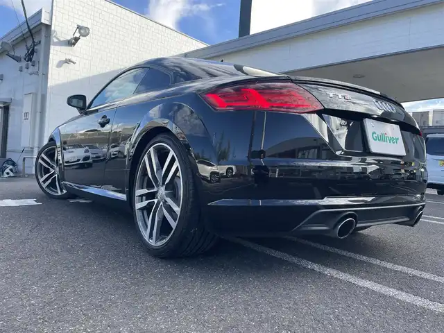 アウディ ＴＴクーペ 2．0 TFSI 長崎県 2015(平27)年 8万km ミトスブラックメタリック 純正ナビ（AM、FM、BT、フルセグ）/MT付きAT/パドルシフト/ETC/デジタルインナーミラー型ドラレコ/ステアリングスイッチ/バーチャルコックピット/電動リアスポイラー/革巻きステアリング/フロアマット/取扱説明書/保証書