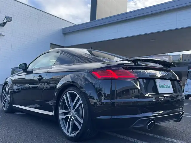 アウディ ＴＴクーペ 2．0 TFSI 長崎県 2015(平27)年 8万km ミトスブラックメタリック 純正ナビ（AM、FM、BT、フルセグ）/MT付きAT/パドルシフト/ETC/デジタルインナーミラー型ドラレコ/ステアリングスイッチ/バーチャルコックピット/電動リアスポイラー/革巻きステアリング/フロアマット/取扱説明書/保証書