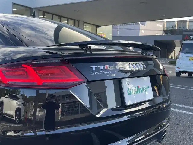 アウディ ＴＴクーペ 2．0 TFSI 長崎県 2015(平27)年 8万km ミトスブラックメタリック 純正ナビ（AM、FM、BT、フルセグ）/MT付きAT/パドルシフト/ETC/デジタルインナーミラー型ドラレコ/ステアリングスイッチ/バーチャルコックピット/電動リアスポイラー/革巻きステアリング/フロアマット/取扱説明書/保証書