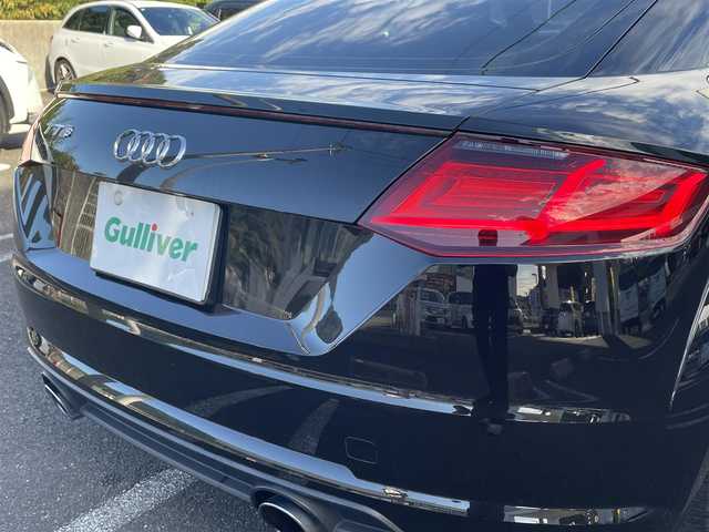 アウディ ＴＴクーペ 2．0 TFSI 長崎県 2015(平27)年 8万km ミトスブラックメタリック 純正ナビ（AM、FM、BT、フルセグ）/MT付きAT/パドルシフト/ETC/デジタルインナーミラー型ドラレコ/ステアリングスイッチ/バーチャルコックピット/電動リアスポイラー/革巻きステアリング/フロアマット/取扱説明書/保証書