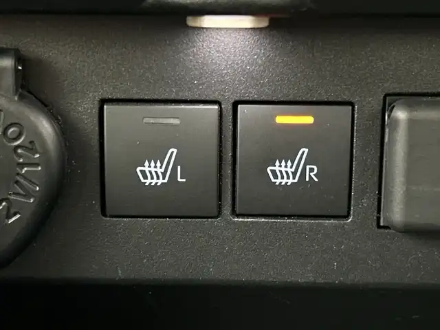 トヨタ ライズ Z 三重県 2021(令3)年 3万km シャイニングホワイトパール /禁煙車//社外SDナビ/　フルセグTV/CD/DVD/BT//バックカメラ//レーダークルーズコントロール//前席シートヒーター//プリクラッシュ//前後コーナーセンサー//アイドリングストップ//前後ドライブレコーダー//オートライト//ETC//革巻きステアリング