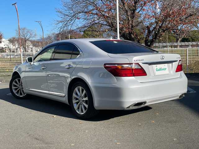 レクサス ＬＳ 460 バージョンC Iパッケージ 静岡県 2010(平22)年 10.2万km フロスティパールマイカ 純正ナビ　/地デジ　/Ｂカメラ　/白革シート　/全席シートヒーター　/前席メモリー付きＰＷシート　/前席エアシート　/レクサスプレミアムサウンド　/オートホールド　/ウッドコンビステアリング　/ステアリングヒーター/木目調パネル/PWリアゲート/社外前後ドラレコ/ビルトインETC/純正18インチAW/スマートキー×2/カードキー×1/取説