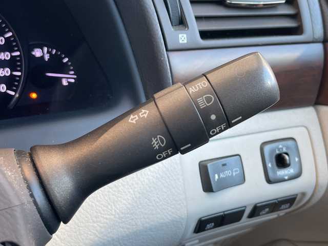 レクサス ＬＳ 460 バージョンC Iパッケージ 静岡県 2010(平22)年 10.2万km フロスティパールマイカ 純正ナビ　/地デジ　/Ｂカメラ　/白革シート　/全席シートヒーター　/前席メモリー付きＰＷシート　/前席エアシート　/レクサスプレミアムサウンド　/オートホールド　/ウッドコンビステアリング　/ステアリングヒーター/木目調パネル/PWリアゲート/社外前後ドラレコ/ビルトインETC/純正18インチAW/スマートキー×2/カードキー×1/取説