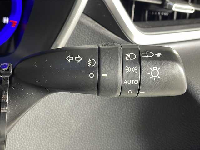 トヨタ カローラ スポーツ ハイブリッドG Z 沖縄県 2019(令1)年 5.4万km ホワイトパールクリスタルシャイン 禁煙車/ワンオーナー/ＴＲＤフルエアロ/トヨタセーフティーセンス/・プリクラクションセーフティー/・車線逸脱抑制機能/純正9インチナビ/・CD／DVD/Bluetooth／フルセグTV/ブラインドスポットモニター/前後ドライブレコーダー/前後コーナーセンサー/純正アルミ/デジタルインナーミラー/ＥＴＣ/スペアキー1本/取扱説明書/保証書