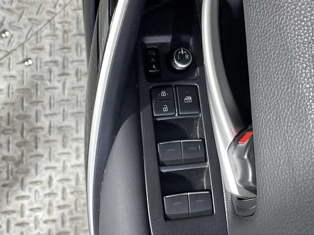 トヨタ カローラ スポーツ ハイブリッドG Z 沖縄県 2019(令1)年 5.4万km ホワイトパールクリスタルシャイン 禁煙車/ワンオーナー/ＴＲＤフルエアロ/トヨタセーフティーセンス/・プリクラクションセーフティー/・車線逸脱抑制機能/純正9インチナビ/・CD／DVD/Bluetooth／フルセグTV/ブラインドスポットモニター/前後ドライブレコーダー/前後コーナーセンサー/純正アルミ/デジタルインナーミラー/ＥＴＣ/スペアキー1本/取扱説明書/保証書