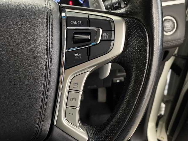 三菱 デリカＤ：５ P 鹿児島県 2019(平31)年 8.7万km ウォームホワイトパール 純正ナビ　/（フルセグ/Bluetooth/CD/DVD/AM/FM）/フリップダウンモニター　/全周囲カメラ　/ブラインドスポットモニター　/レーダークルーズコントロール　/パドルシフト　/パワーシート　/オートハイビーム/両側パワースライドドア　/ＥＴＣ　/前後ドライブレコーダー/シートヒーター/オートブレーキホールド/AC100V/プッシュスタートボタン/保証書/取扱説明書/スペアキー1本