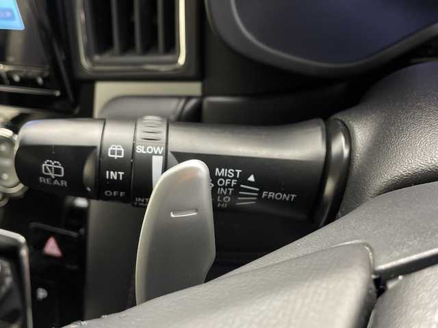 三菱 デリカＤ：５ P 鹿児島県 2019(平31)年 8.7万km ウォームホワイトパール 純正ナビ　/（フルセグ/Bluetooth/CD/DVD/AM/FM）/フリップダウンモニター　/全周囲カメラ　/ブラインドスポットモニター　/レーダークルーズコントロール　/パドルシフト　/パワーシート　/オートハイビーム/両側パワースライドドア　/ＥＴＣ　/前後ドライブレコーダー/シートヒーター/オートブレーキホールド/AC100V/プッシュスタートボタン/保証書/取扱説明書/スペアキー1本