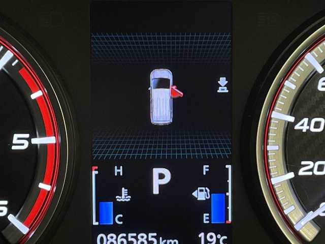 三菱 デリカＤ：５ P 鹿児島県 2019(平31)年 8.7万km ウォームホワイトパール 純正ナビ　/（フルセグ/Bluetooth/CD/DVD/AM/FM）/フリップダウンモニター　/全周囲カメラ　/ブラインドスポットモニター　/レーダークルーズコントロール　/パドルシフト　/パワーシート　/オートハイビーム/両側パワースライドドア　/ＥＴＣ　/前後ドライブレコーダー/シートヒーター/オートブレーキホールド/AC100V/プッシュスタートボタン/保証書/取扱説明書/スペアキー1本