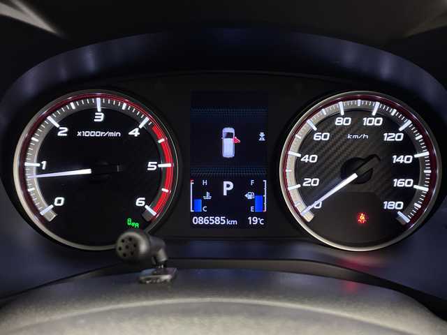 三菱 デリカＤ：５ P 鹿児島県 2019(平31)年 8.7万km ウォームホワイトパール 純正ナビ　/（フルセグ/Bluetooth/CD/DVD/AM/FM）/フリップダウンモニター　/全周囲カメラ　/ブラインドスポットモニター　/レーダークルーズコントロール　/パドルシフト　/パワーシート　/オートハイビーム/両側パワースライドドア　/ＥＴＣ　/前後ドライブレコーダー/シートヒーター/オートブレーキホールド/AC100V/プッシュスタートボタン/保証書/取扱説明書/スペアキー1本