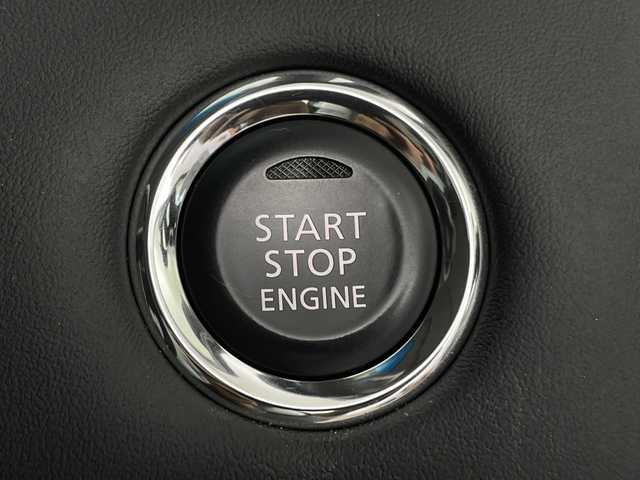 三菱 デリカＤ：５ P 鹿児島県 2019(平31)年 8.7万km ウォームホワイトパール 純正ナビ　/（フルセグ/Bluetooth/CD/DVD/AM/FM）/フリップダウンモニター　/全周囲カメラ　/ブラインドスポットモニター　/レーダークルーズコントロール　/パドルシフト　/パワーシート　/オートハイビーム/両側パワースライドドア　/ＥＴＣ　/前後ドライブレコーダー/シートヒーター/オートブレーキホールド/AC100V/プッシュスタートボタン/保証書/取扱説明書/スペアキー1本