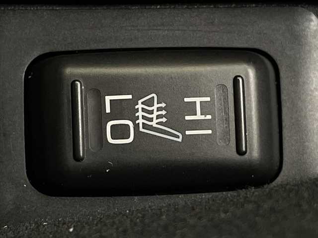 三菱 デリカＤ：５ P 鹿児島県 2019(平31)年 8.7万km ウォームホワイトパール 純正ナビ　/（フルセグ/Bluetooth/CD/DVD/AM/FM）/フリップダウンモニター　/全周囲カメラ　/ブラインドスポットモニター　/レーダークルーズコントロール　/パドルシフト　/パワーシート　/オートハイビーム/両側パワースライドドア　/ＥＴＣ　/前後ドライブレコーダー/シートヒーター/オートブレーキホールド/AC100V/プッシュスタートボタン/保証書/取扱説明書/スペアキー1本