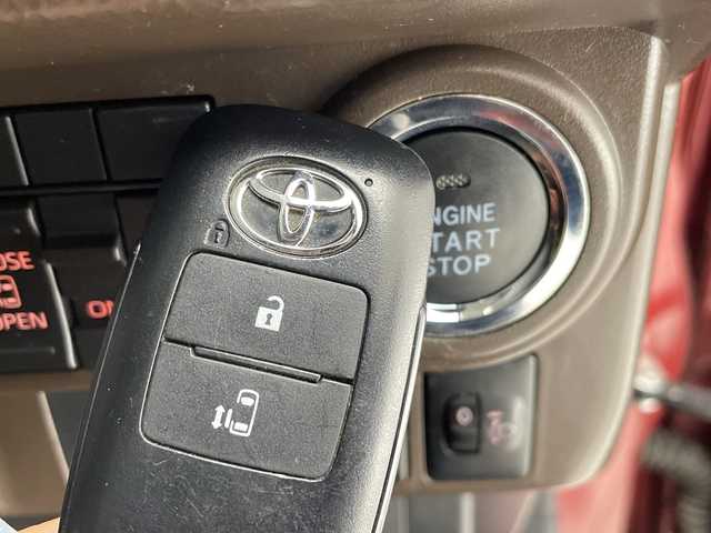 トヨタ ルーミー X 愛知県 2020(令2)年 5.2万km ファイアークォーツレッドM スマートアシスト/純正ナビ/片側パワースライド/フルセグ/ＣＤ/バックカメラ/コーナーセンサー/ＥＴＣ/レーンキープアシスト/オートマチックハイビーム/スマートキー/プッシュスタート