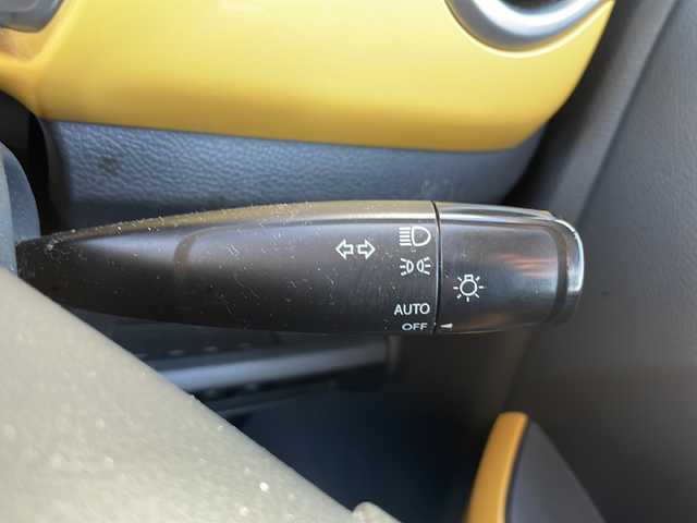 マツダ フレア クロスオーバー XG 静岡県 2016(平28)年 3.8万km アクティブイエロー/ブラック2トーン プッシュスタート/パワーステアリング/パワーウィンドウ/アイドリングストップ/スマートキー/シートヒーター/オートライト/キセノンヘッドライト/横滑り防止装置/衝突被害軽減システム/バニティミラー/電動格納ミラー