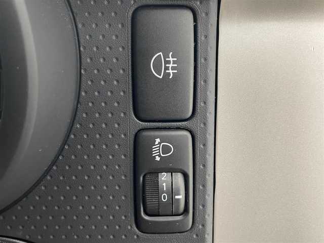 トヨタ ＦＪクルーザー カラーパッケージ 滋賀県 2012(平24)年 11.5万km ベージュ/ホワイト 禁煙車/社外ナビ/CD.DVD.Bluetooth.フルセグ/バックカメラ/クルーズコントロール/コーナーセンサー/ETC/社外17インチアルミホイール/リモコンキー/４WD