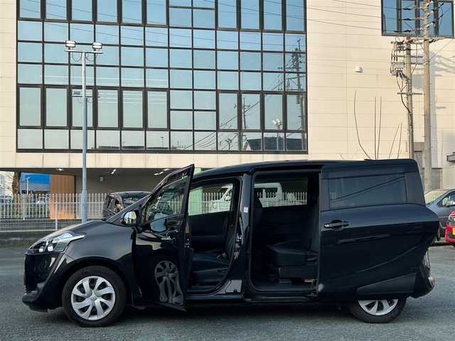 トヨタ シエンタ G 熊本県 2017(平29)年 4.5万km ブラックマイカ ワンオーナー/衝突軽減ブレーキ/レーンキープアシスト/プッシュスタート/純正ナビ/（CD・DVD・フルセグTV・BTオーディオ・SD）/バックカメラ/ETC/前後ドライブレコーダー/両側パワースライドドア/横滑り防止装置/ウィンカーミラー/純正フロアマット/純正ドアバイザー/新車保証書/取扱説明書/スマートスペアキー×1本