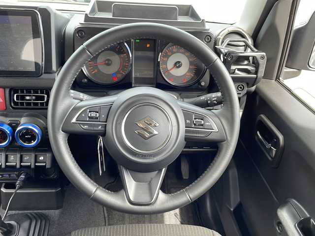 スズキ ジムニー シエラ JC 秋田県 2023(令5)年 4.2万km ミディアムグレー 5Fミッション車/4WD/ETC/Panasonic製9インチナビ　型式　CN-F1DVD/（Bluetooth/フルセグTV/DVD/CD/SD）/バックカメラ/クルーズコントロール/シートヒーター/15インチ純正アルミホイール/プッシュスタートボタン/スマートキー/オートエアコン/アイドリングストップ/車線逸脱警報/衝突被害軽減システム