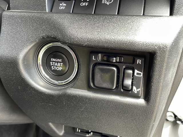 スズキ ジムニー シエラ JC 秋田県 2023(令5)年 4.2万km ミディアムグレー 5Fミッション車/4WD/ETC/Panasonic製9インチナビ　型式　CN-F1DVD/（Bluetooth/フルセグTV/DVD/CD/SD）/バックカメラ/クルーズコントロール/シートヒーター/15インチ純正アルミホイール/プッシュスタートボタン/スマートキー/オートエアコン/アイドリングストップ/車線逸脱警報/衝突被害軽減システム