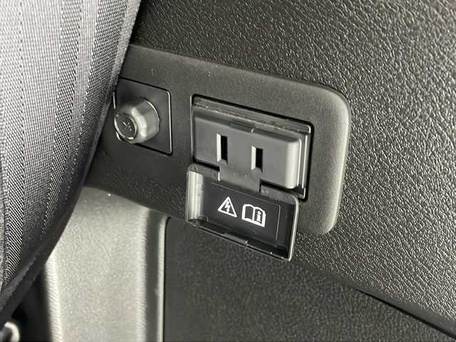 日産 セレナ e－パワー ハイウェイスター V 愛知県 2023(令5)年 3.6万km プリズムホワイト 純正１２．３インチナビ/純正１１インチフリップダウンモニター/ＨＤＭＩ/アラウンドビューモニター/プロパイロット/１００Ｖ電源２口/ＬＤＷ/クリアランスソナー/インテリジェントルームミラー