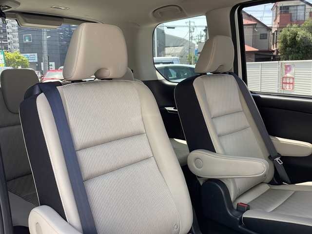 日産 セレナ e－パワー ハイウェイスター V 東京都 2021(令3)年 5.6万km ブリリアントホワイトパール 日産純正10インチナビ/【TV/Bluetooth/DVD/CD/SD】/プロパイロット/レーダークルーズコントロール/エマージェンシーブレーキ/車線逸脱警報装置/ブラインドスポットモニター/両側パワースライドドア/ナビ連動型ドライブレコーダー/クリアランスソナー/プッシュスタート/スマートキー×2/ステアリングスイッチ/オートホールド