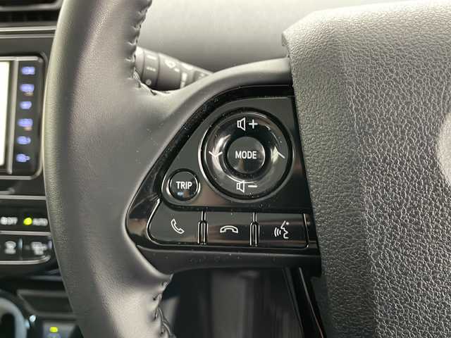 トヨタ プリウス S ツーリングセレクション 長野県 2021(令3)年 2.9万km スティールブロンドM 4WD/純正ナビ　NSZT-W68T/（フルセグ/Bluetooth/CD/DVD）/全方位モニター/衝突軽減ブレーキ/レーンキープアシスト/レーダークルーズコントロール/前後コーナーセンサー/ビルトインETC/LEDヘッドライト/フォグランプ/シートヒーター/オートマチックハイビーム/オートライト/ドアバイザー/ウィンカーミラー/ステアリングスイッチ/スマートキー