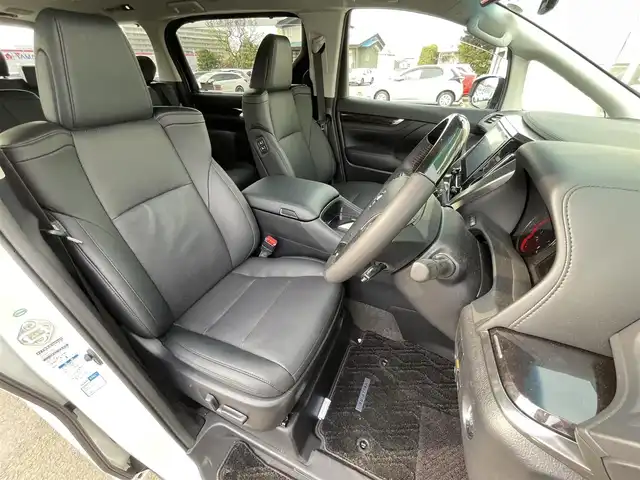 トヨタ ヴェルファイア ZG 道央・札幌 2018(平30)年 0.5万km ホワイトパールクリスタルシャイン ・４WD/・ワンオーナー/・衝突軽減ブレーキ/・寒冷地仕様/・両側パワースライドドア/・ローダウン/・ハーフレザーシート/・パワーシート/・ブラインドスポットモニター/・デジタルインナーミラー/・純正ナビ/　CD＆DVD＆BT＆TV/・バックカメラ/・フリップダウンモニター/・パーキングアシスト/・レーダークルーズコントロール/・シートヒーター/・アイドリングストップ/・コーナーセンサー/・レーンキープアシスト/・純正エンジンスターター/・前後ドライブレコーダー/・パワーバックドア/・オートエアコン/・オートライト/・オートリトラミラー/・レインセンサーワイパー/・ワイパー熱線/・ステアリングヒーター/・プッシュスタート/・スマートキー/・MT付きAT/・ビルトインETC/・社外AW＆冬タイヤ積込/・純正サスペンション積込/・JBLプレミアムサウンド/・純正フロアマット/・ウィンカーミラー/・フォグライト/・ドアバイザー/・スペアキー