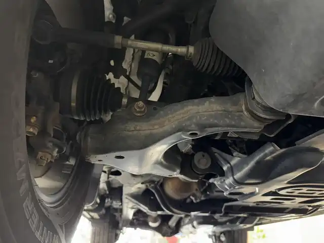 トヨタ ランドクルーザー プラド TX 三重県 2022(令4)年 4.9万km ホワイトパールクリスタルシャイン 2.8L ディーゼルターボ/4WD/MTモード付フロア6AT/純正 9インチナビ NSZT-Y68T/（AM/FM/CD/DVD/TV/SD/SDREC/Bluetooth）/バックガイドモニター/ドライブレコーダー 前方/ビルトイン ETC/Toyota Safety Sense/・プリクラッシュセーフティ［PCS］/・レーンディパーチャーアラート［LDA］/・レーダークルコン/・オートハイビーム［AHB］/・ロードサインアシスト［RSA］/・先行車発進告知機能［TMN］/・ダウンヒルアシストコントロール［DAC］（ディーゼルのみ）/装備/【OP】寒冷地仕様（スタータ＆オルタネータ容量UP、補助ヒーター、ワイパーデアイサー、バッテリー1個増など）/・ルーフレール/・左右独立オートエアコン/・オートライト/・LED ヘッドランプ＋フロントフォグランプ/・センターデフロック（ディーゼルのみ）/・2速発進機能（ディーゼルのみ）/・DPF手動再生機能（ディーゼルのみ）/・17inAW＆冬タイヤ/・夏タイヤ＆純正17inAWあり/・保/取/ナビ取/・スマートキーx2